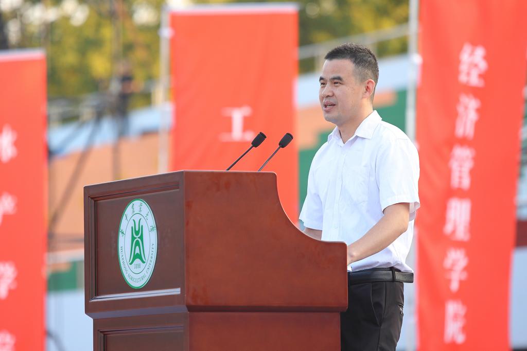 88看球直播
彭贵青教授发言（通讯员 侯国涛 摄）