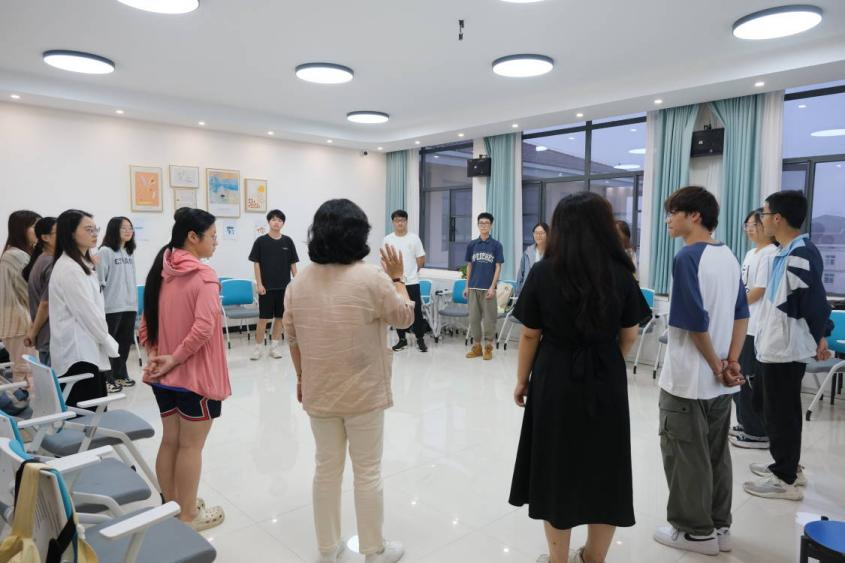 团体沙龙活动现场 团体沙龙活动现场